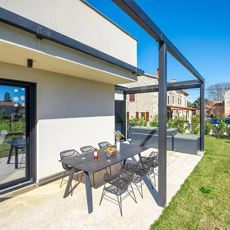 Maria فيلة كرينكا